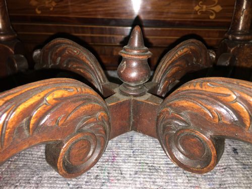 A FINE 18TH CENTURY STYLE WALNUT STOOL - ADDITIONAL PHOTO 1