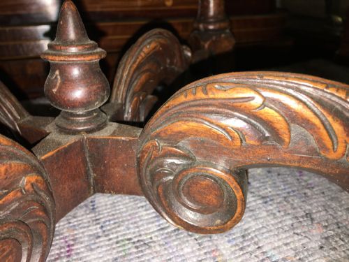 A FINE 18TH CENTURY STYLE WALNUT STOOL - ADDITIONAL PHOTO 3