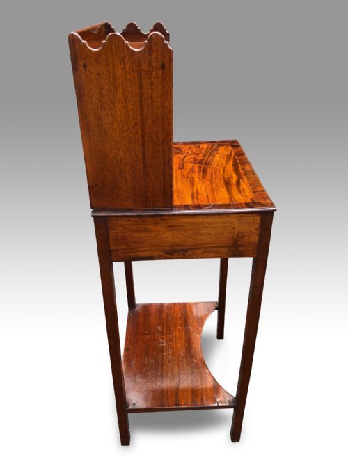 A VERY FINE GEORGE III MAHOGANY INLAID CHEVERET TABLE AFTER A DESIGN BY GILLOWS - ADDITIONAL PHOTO 2