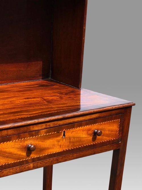 A VERY FINE GEORGE III MAHOGANY INLAID CHEVERET TABLE AFTER A DESIGN BY GILLOWS - ADDITIONAL PHOTO 5