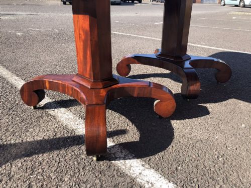A FINE REGENCY MAHOGANY TWIN PEDESTAL DINING TABLE - ADDITIONAL PHOTO 4