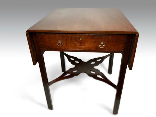 A FINE CHIPPENDALE PERIOD MAHOGANY SUPPER TABLE WITH A FITTED TOP DRAWER - ADDITIONAL PHOTO 4