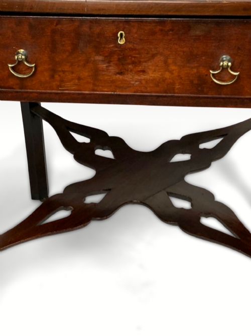 A FINE CHIPPENDALE PERIOD MAHOGANY SUPPER TABLE WITH A FITTED TOP DRAWER - ADDITIONAL PHOTO 8