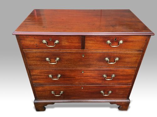 a george iii mahogany chest of drawers - CATEGORY: ANTIQUE CHEST OF DRAWERS - DATED GEORGIAN