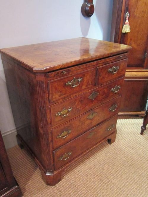 Superb Early Georgian Small Bachelors Chest