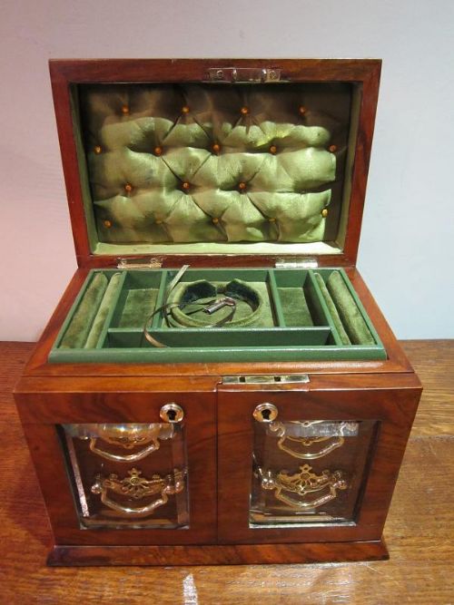 Quality Victorian Walnut Jewelllery Box