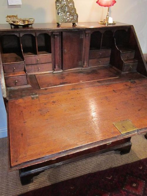 fig 1. QUALITY SMALL MID GEORGIAN OAK BUREAU