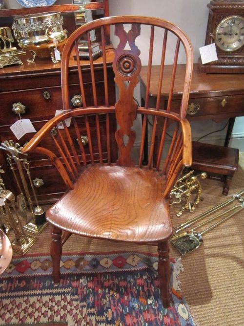 Fine Georgian Yew Windsor Armchair