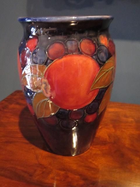 Quality Early Moocroft Pomegranate Vase