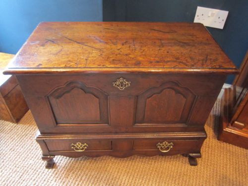 Superb Mid Georgian Oak Coffer Bach