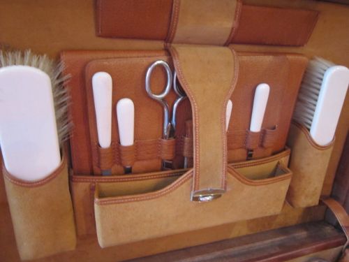 fig 1. 1920'S GENTLEMANS LEATHER FITTED SUITCASE