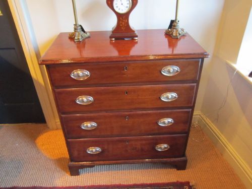 Small Late Georgian Chest of Drawers