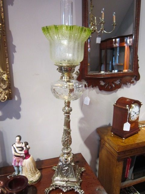 Impressive Victorian Brass Column Oil Lamp