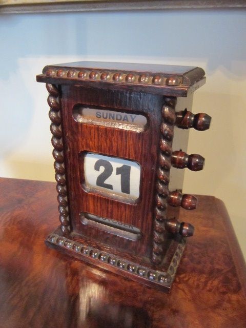 Edwardian Desk Top Perpetual Calendar