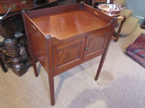 Quality George III Mahogany Night Stand
