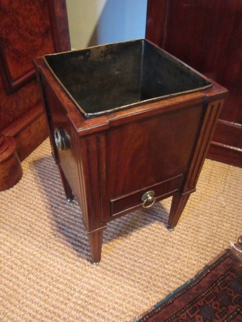Quality Regency Mahogany Wine Cooler