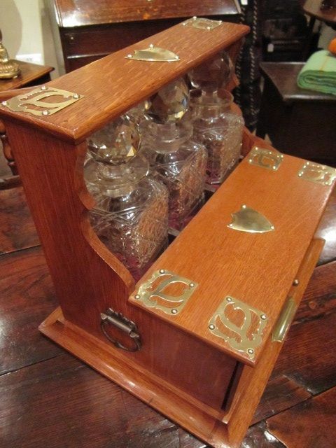 Quality Late Victorian Three Bottle Tantalus