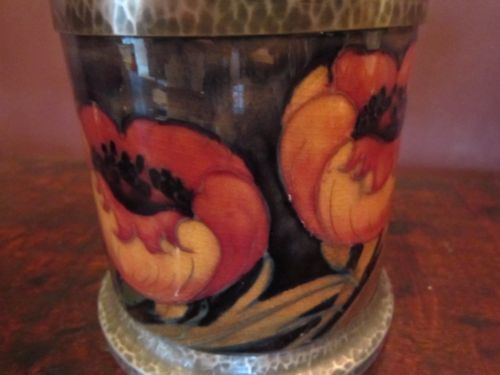 fig 1. MOORCROFT LIBERTYS BIG POPPY POT
