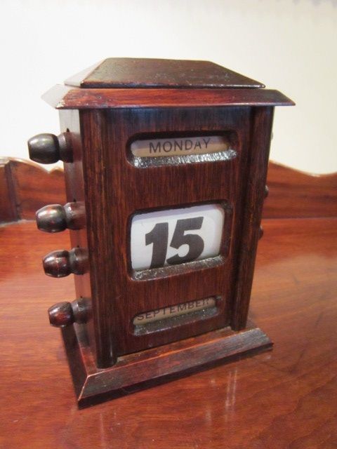 Small Edwardian Oak Perpetual Desk Calendar