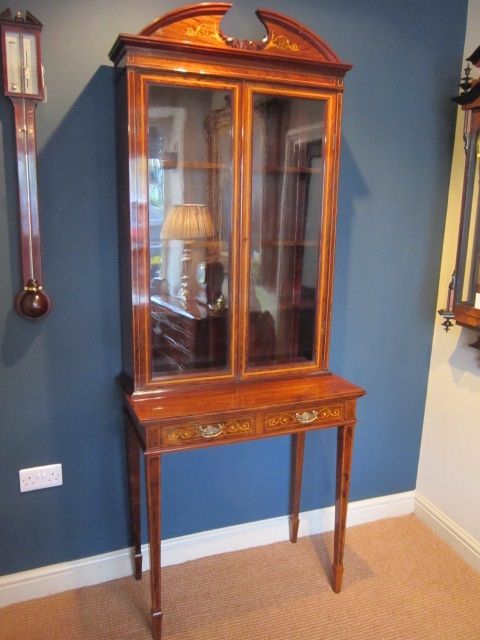 Fine Victorian Rosewood Cabinet on Stand