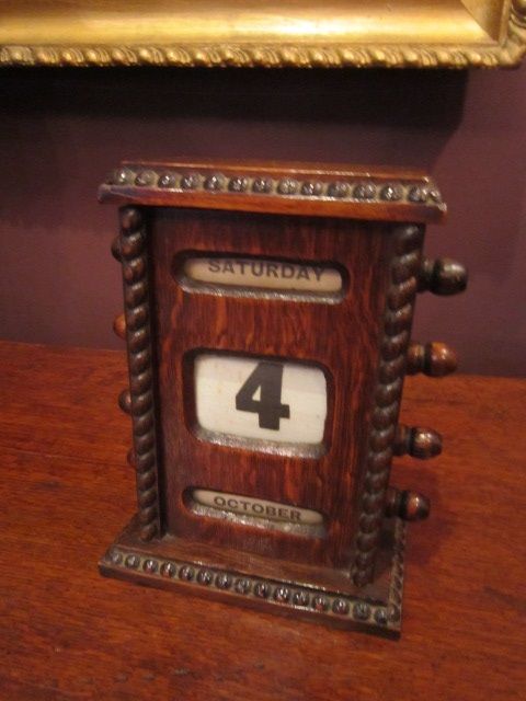 Small Edwardian Perpetual Desk Calendar