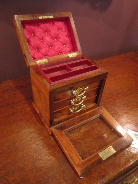 Superb Victorian Walnut Jewellery Box