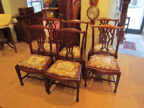 Good Set of Six Georgian Hepplewhite Chairs