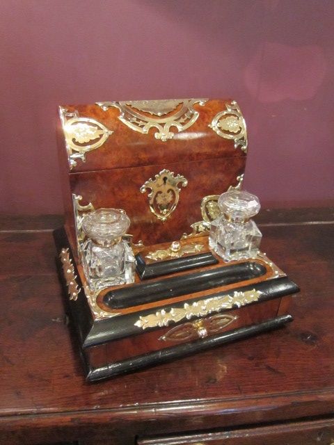 Superb Victorian Burr Walnut Desk Tidy