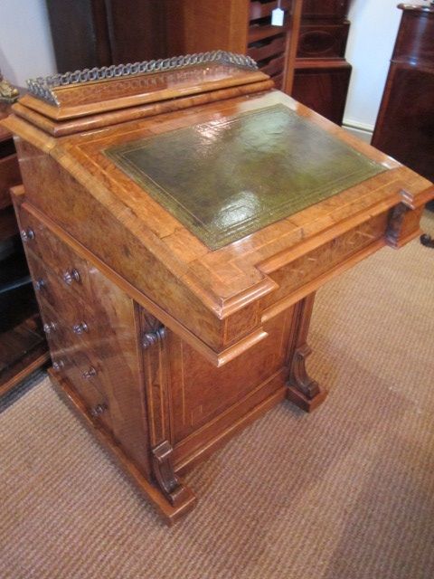 Top Quality Victorian Burr Walnut Davenport