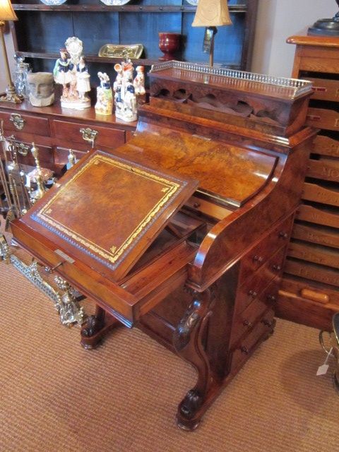Stunning Victorian Walnut Harlequin Davenport