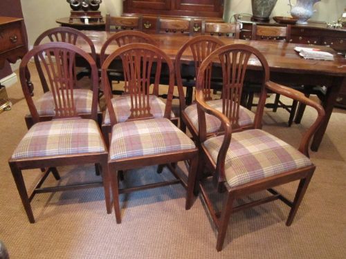 Fine Set of Six George III Hepplewhite Chairs