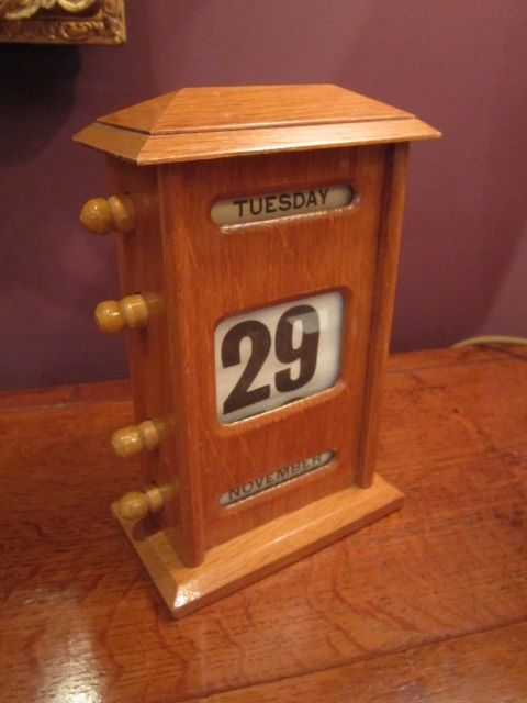 Edwardian Perpetual Desk Calendar