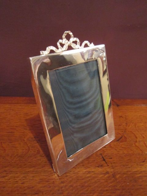 Quality Edwardian Silver Ribbon Top Photo Frame