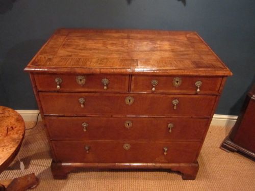 Stunning William & Mary Walnut Chest of Drawers