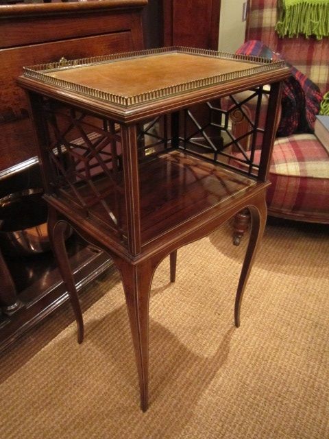 Elegant Victorian Rosewood Inlaid Bookstand