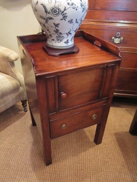Mid Georgian Mahogany Night Stand