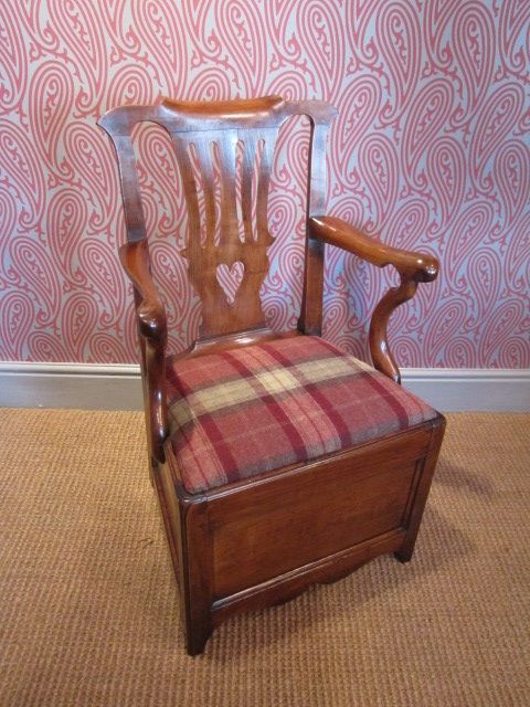 Elegant George II Elm 'Box' Armchair