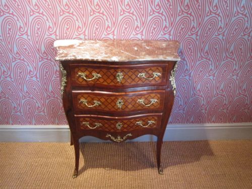 Fine Victorian Walnut Inlaid Serpentine Chest