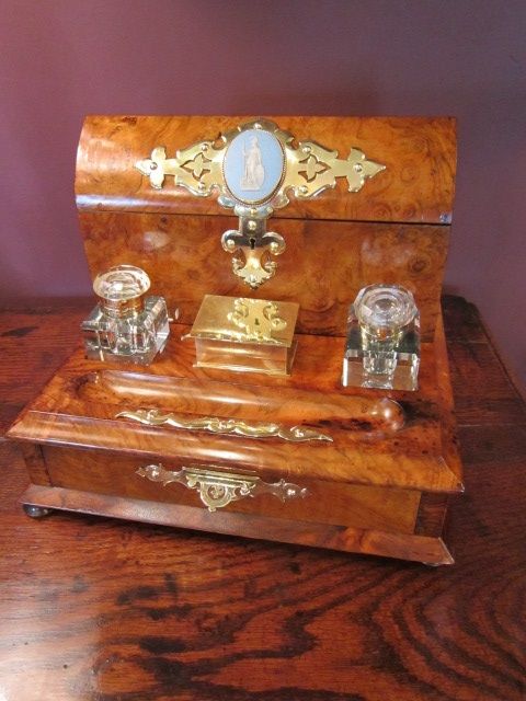 Top Quality Victorian Walnut Desk Tidy