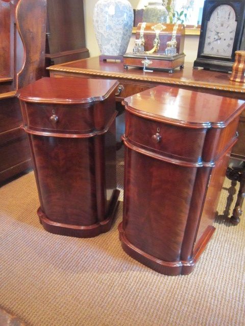 Superb Pair of Early Victorian Bow Fronted Bedside Cabinets
