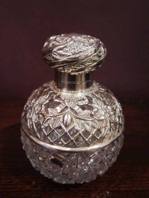 Quality Victorian Rose &Trellis Silver Scent Bottle