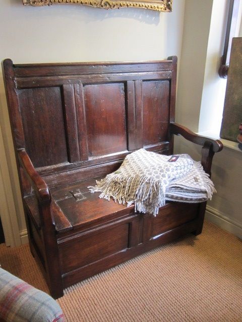 Superb George II Period Oak Box Settle