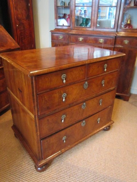 Stunning Queen Anne Figured Walnut Chest