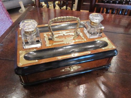 Quality Victorian Walnut Pen & Inkstand