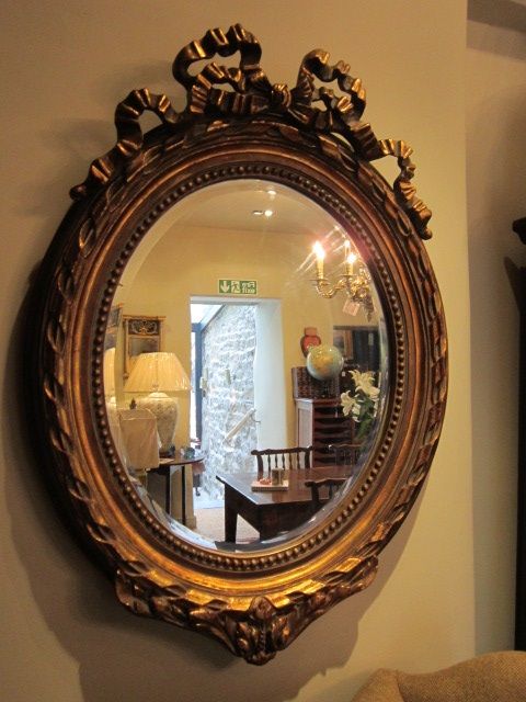 Quality 1920'S Oval Timber Gilt Wall Mirror