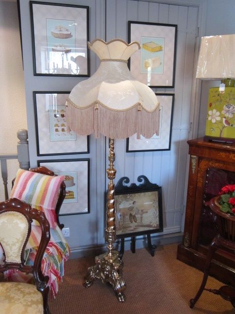 High Quality Edwardian Bronze Lamp Standard