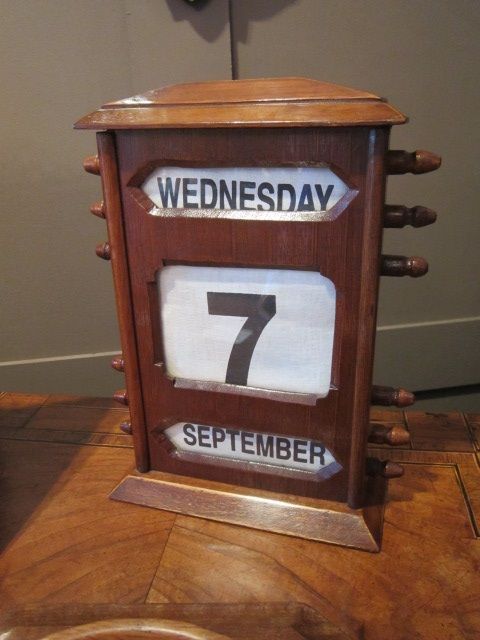 Large Edwardian Perpetual Desk Calendar