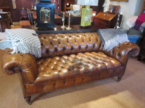 Stunning Victorian Leather Chesterfield Settee