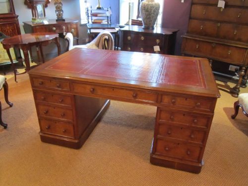 Quality Victorian Polished Oak London Pedestal Desk