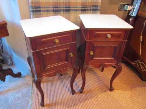 Quality Pair of Victorian Mahogany Bedside Cabinets